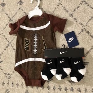 New with Tags 6-9 Month Baby Boy football Nike